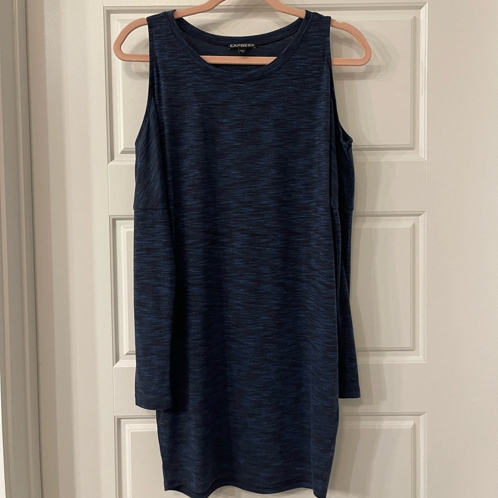 Express long sleeve top with cold shoulder detail size xs